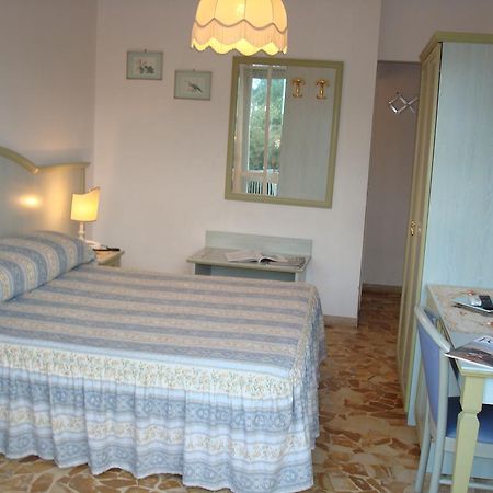 Hotel Villa Rona Форте дей Марми Екстериор снимка
