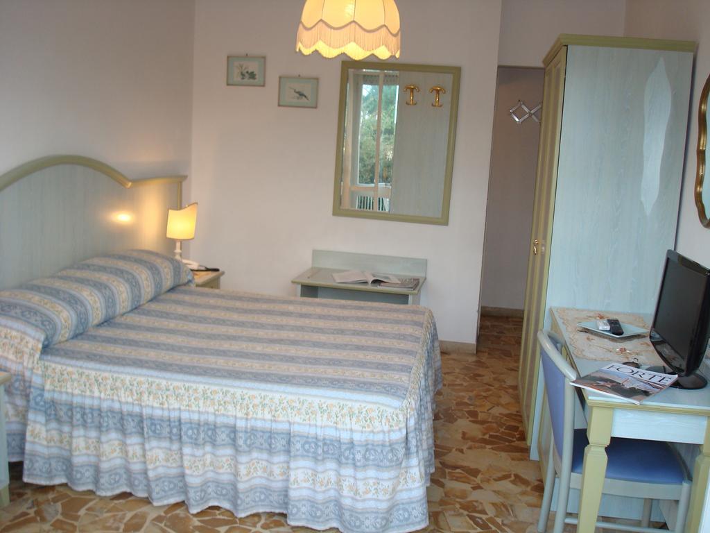 Hotel Villa Rona Форте дей Марми Екстериор снимка