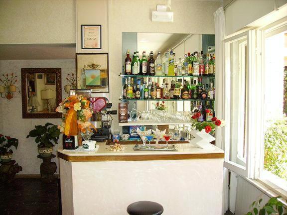 Hotel Villa Rona Форте дей Марми Екстериор снимка